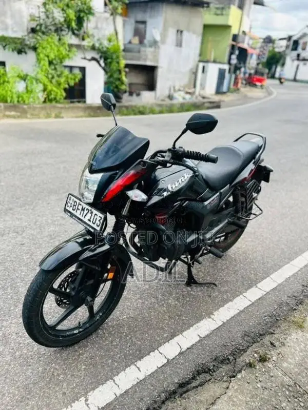 Hero Hunk 2017 Motorbike (Used)