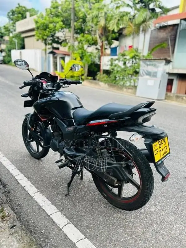 Hero Hunk 2017 Motorbike (Used)