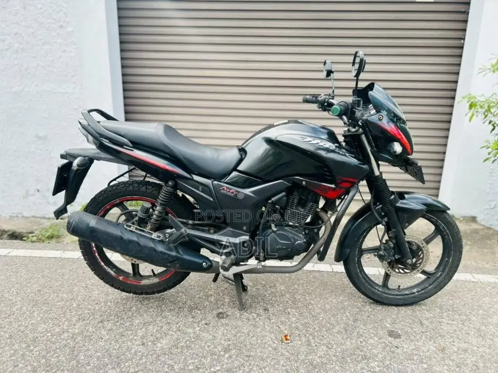 Hero Hunk 2017 Motorbike (Used)