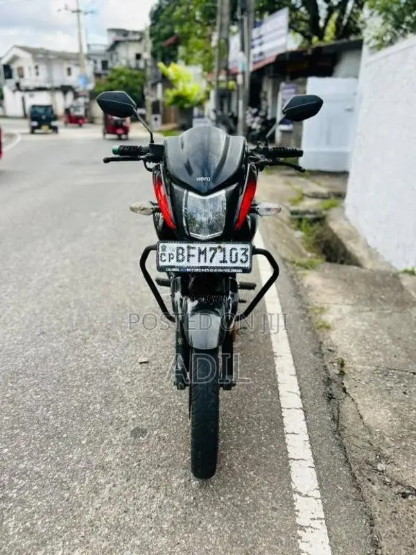 Hero Hunk 2017 Motorbike (Used)