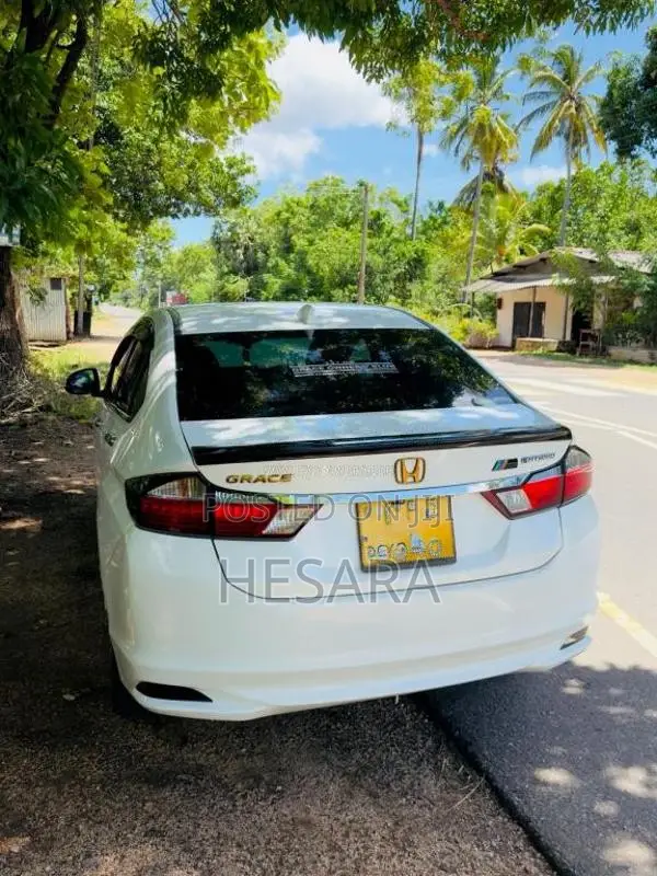 Honda Grace 2014 Car (Used)
