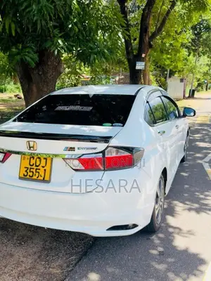 Honda Grace 2014 Car (Used)