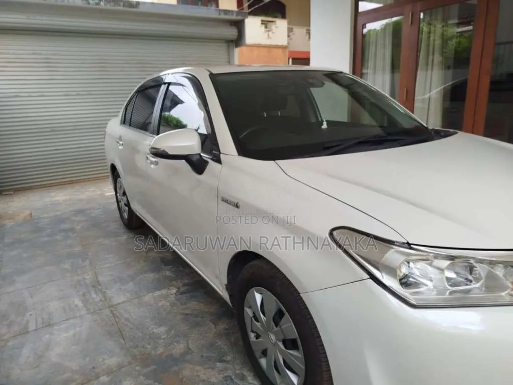 Toyota Axio G Grade 2015 Car (Used)