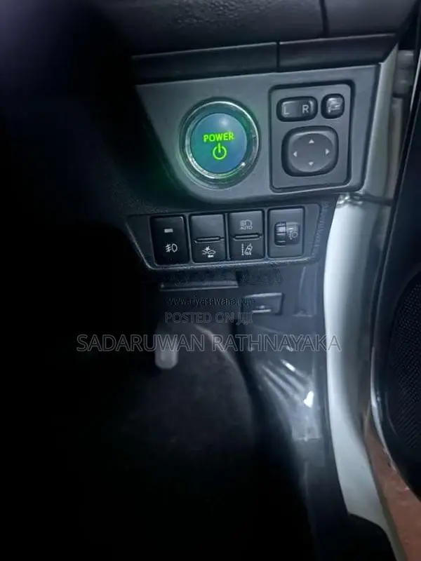 Toyota Axio G Grade 2015 Car (Used)