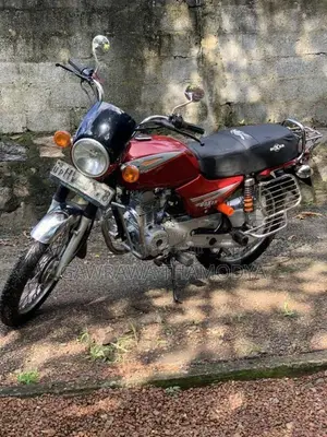 Bajaj Boxer 2005 Motorbike (Used)