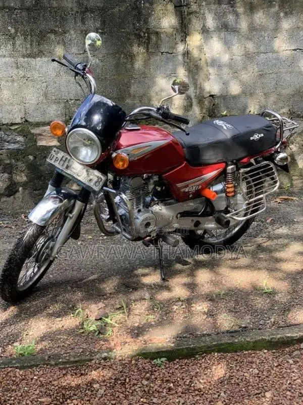 Bajaj Boxer 2005 Motorbike (Used)