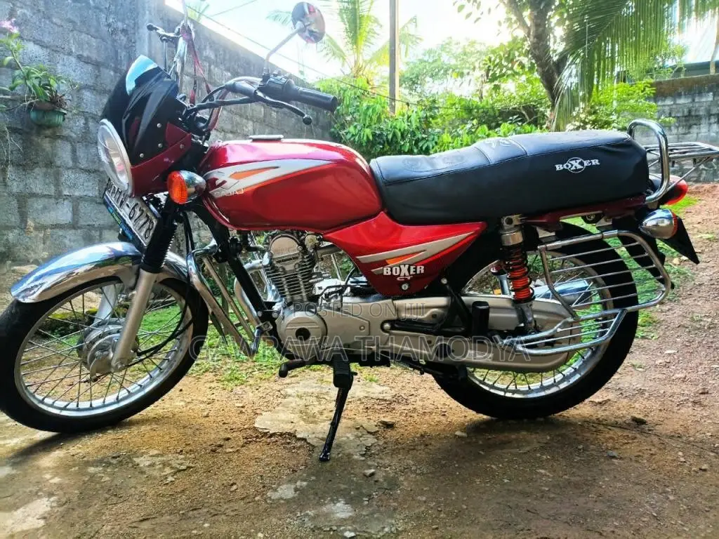 Bajaj Boxer 2005 Motorbike (Used)
