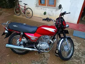 Bajaj Boxer 2005 Motorbike (Used)