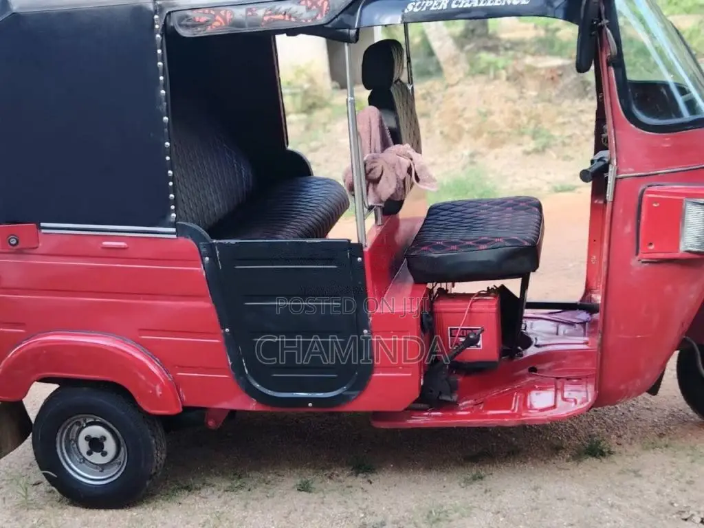 Bajaj 4 Stroke 2011 Three Wheel (Used)