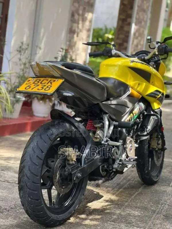 Bajaj Pulsar NS200 2015 Motorbike (Used)