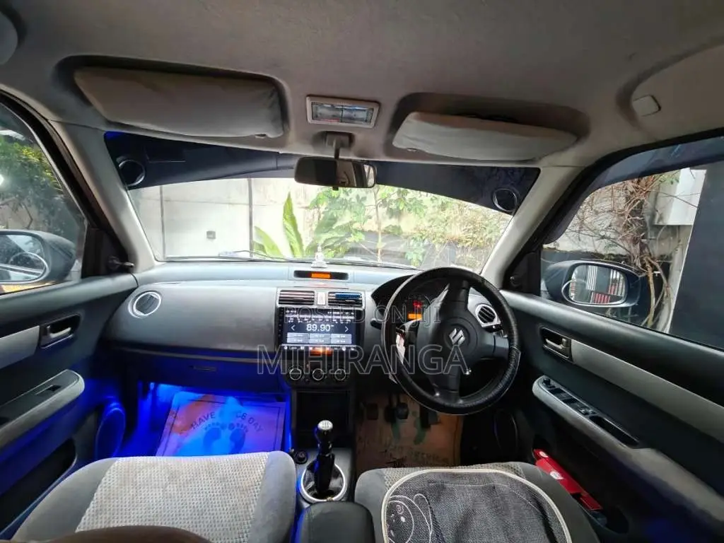 Suzuki Swift 2011 Car (Used)