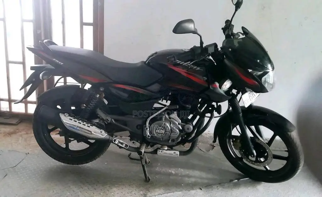 Bajaj Bajaj 2018 Motorbike (Used)
