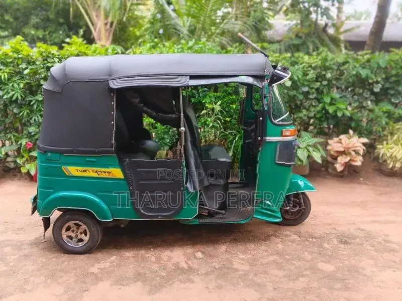 Bajaj RE 2014