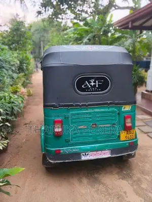 Bajaj RE 2014