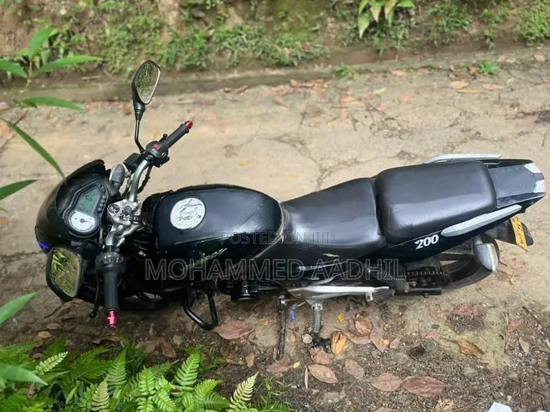Bajaj Pulsar 200 2009