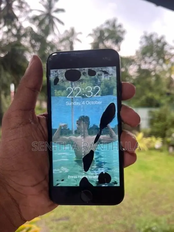 Apple iPhone 7 (Used)