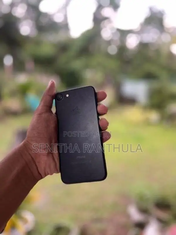Apple iPhone 7 (Used)
