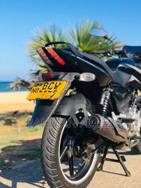 Bajaj Pulsar 150 2015