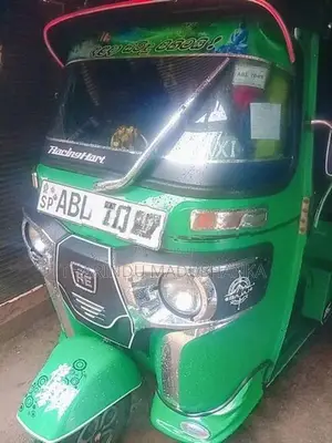 Bajaj RE 2016