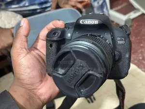 CANON 700D