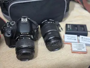 CANON 700D