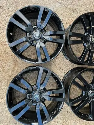 Land Rover Discovery 4 – 20" Alloy Wheels Set
