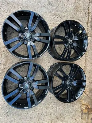 Land Rover Discovery 4 – 20" Alloy Wheels Set