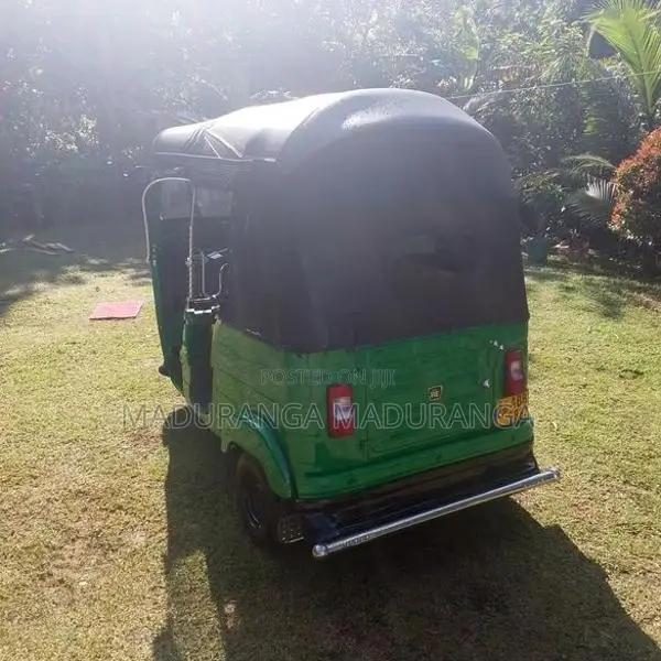 Bajaj RE 2016