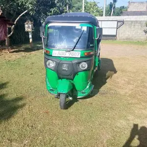 Bajaj RE 2016