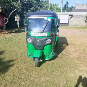 Bajaj RE 2016