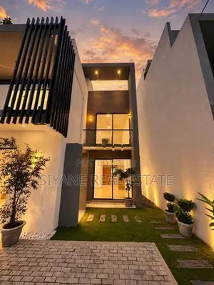 Stunning Luxury 2 Storey House For Sale Near Colombo 15,Wattala Area.