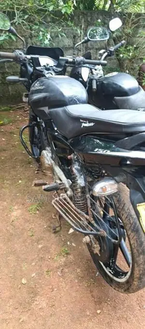 Bajaj Pulsar 150 2016