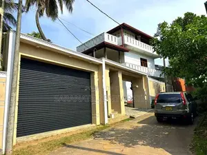 Luxury House in Kelaniya Facing to a Lake