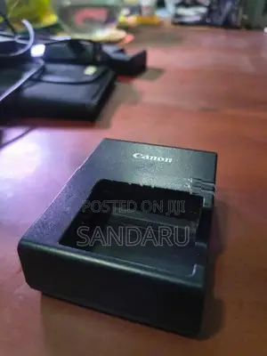 Canon LC-E10E Battery Charger for LP-E10