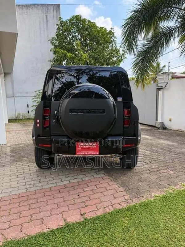 Land Rover Defender 110 X Dynamic SE 2025
