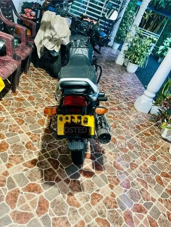Bajaj CT100 2024