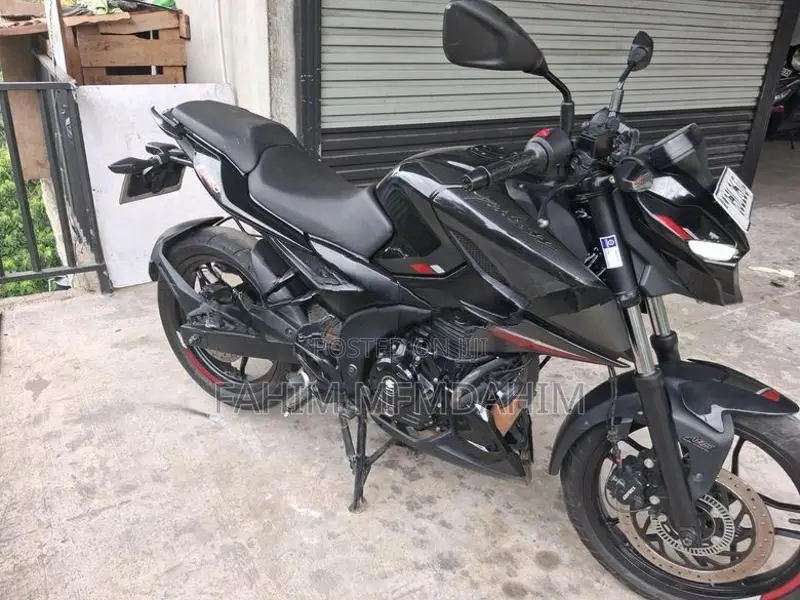 Bajaj Pulsar N160 2024
