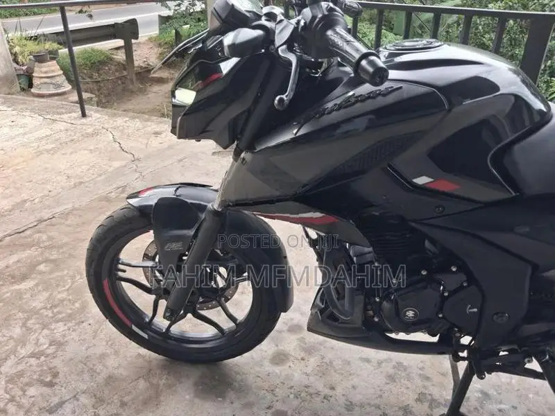 Bajaj Pulsar N160 2024