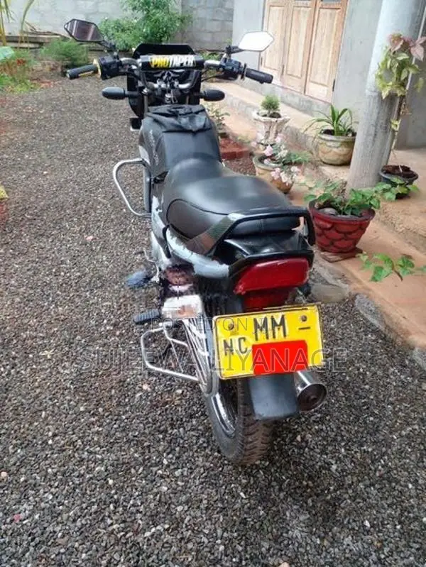 Bajaj CT100 2005