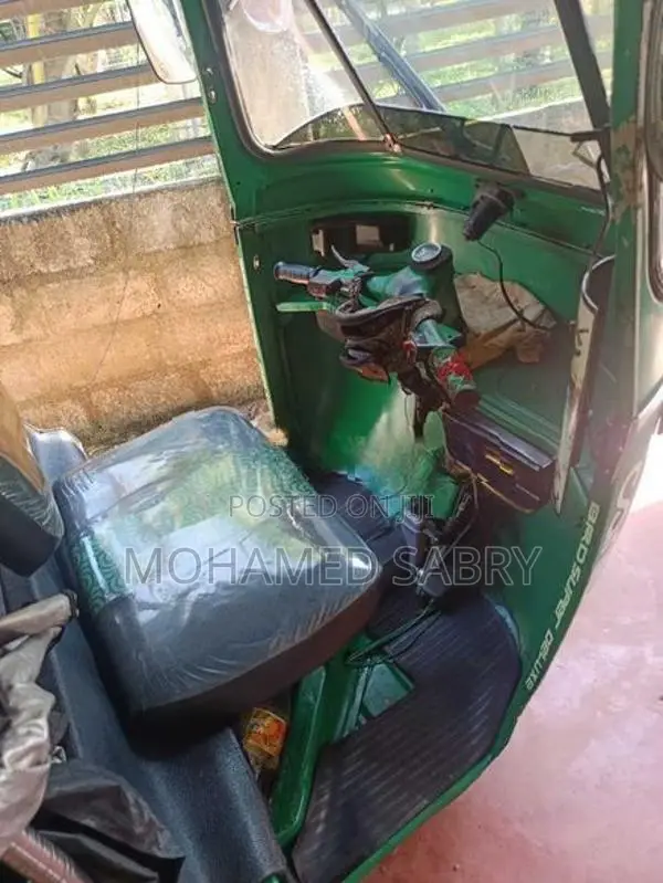 Bajaj RE 2001