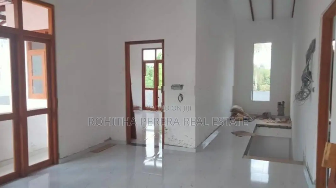 Unoccupied Brand New 4 BR Modern House Maharagama