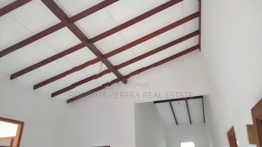 Unoccupied Brand New 4 BR Modern House Maharagama