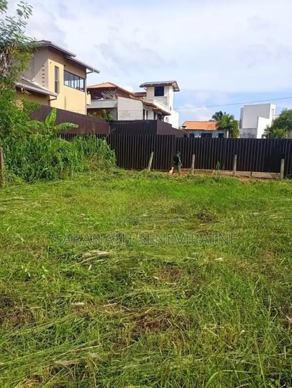Land in Nawala Nugegoda Koswatta - 12 p or 6p can be sold