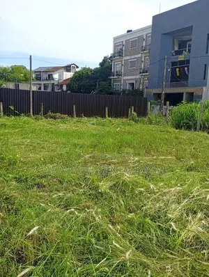 Land in Nawala Nugegoda Koswatta - 12 p or 6p can be sold