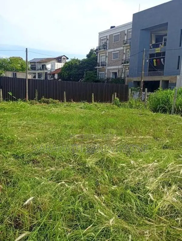 Land in Nawala Nugegoda Koswatta - 12 p or 6p can be sold