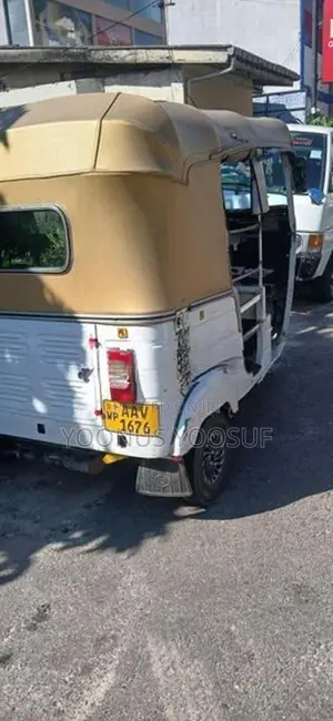 Bajaj RE 2015