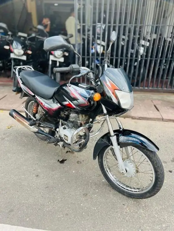 Bajaj CT100 2019