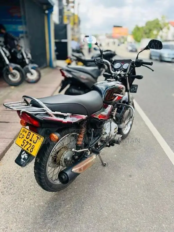 Bajaj CT100 2019