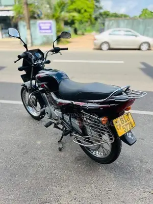 Bajaj CT100 2019