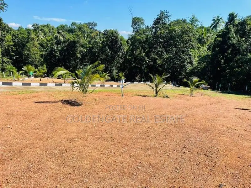 Kalagedihena Land for Sale